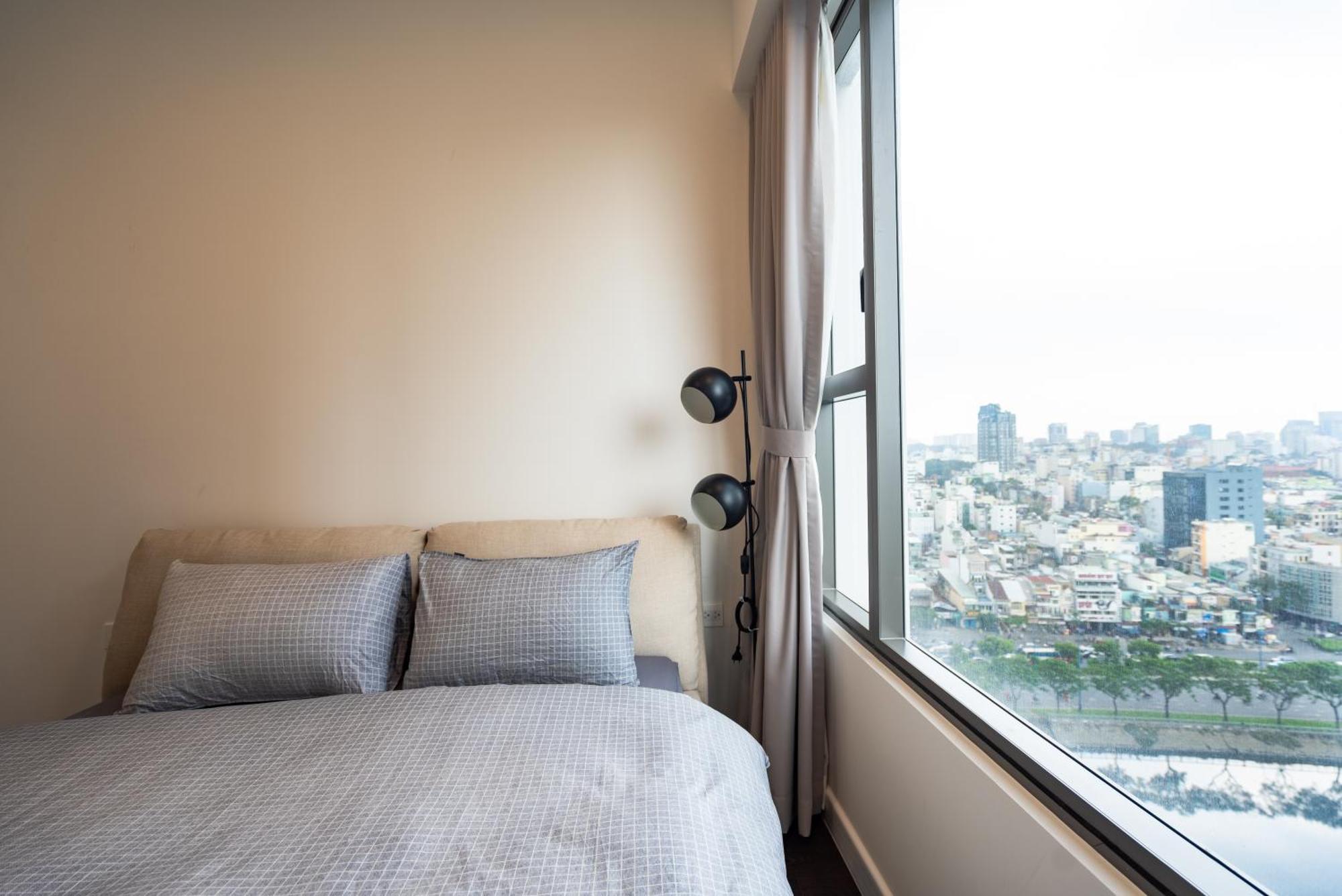 Central Business District Rivergate Apartment - Free Pickup & Pool Хошимин Екстериор снимка